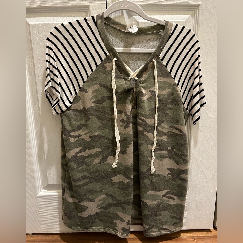 Sew In Love camo rugby shirt small